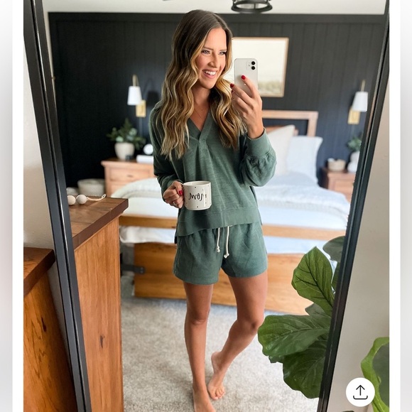 Aerie Endless Summer Polo Sweatshirt Green - Picture 1 of 12